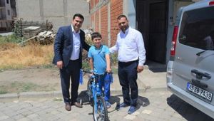 Başkan Yardımcılarının İlk İcraatı Bir Çocuğun Mutluluğu Oldu