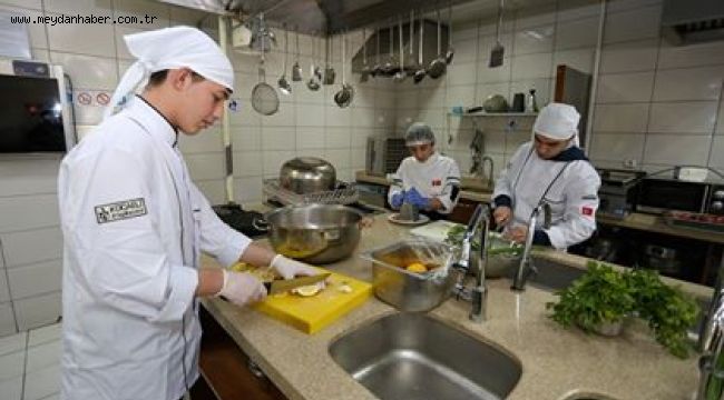 Bayramda beslenme ve şekere dikkat