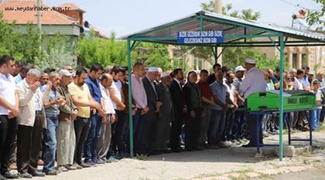 BELEDİYE BAŞKANI ARI, İNALLI KÖYÜNDE AKRABASININ CENAZESİNE KATILDI