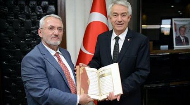 Bu ulvi görevi layıkıyla yapmak istiyoruz