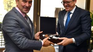 Büyükşehir'de diplomasi geçidi