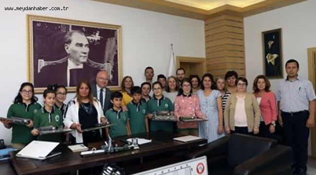 Çevreye Duyarlı Öğrenciler, Ödüllendirildi