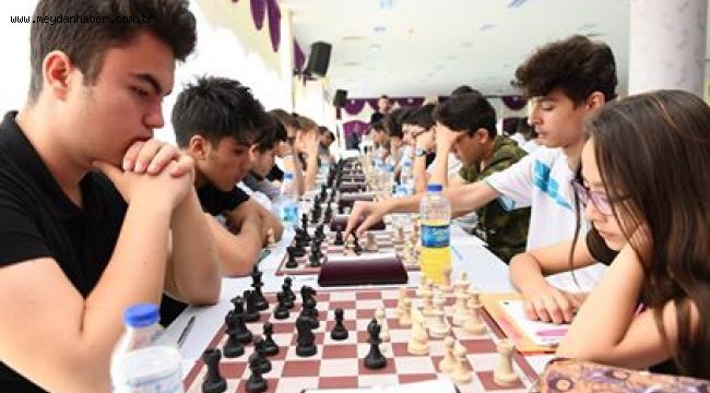 ÇİĞLİ'DE SATRANÇ HEYECANI