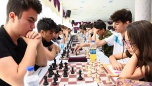 ÇİĞLİ'DE SATRANÇ HEYECANI