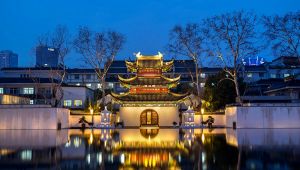 Çin'in kalbinde, bir zamanlar floş yapan müşteriler ihtiyatlı davranıyor