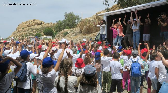 ÇOCUKLAR, FOÇA'YI 167 KG. HAFİFLETTİ