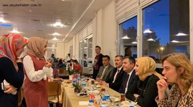 Çubuk Belediye Başkanı Baki Demirbaş, üniversite öğrencileriyle buluştu