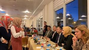 Çubuk Belediye Başkanı Baki Demirbaş, üniversite öğrencileriyle buluştu