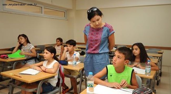 Dünya gençleri Karşıyakalı öğrencilerle buluşacak