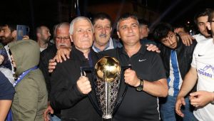 Ergene Velimeşe spor Şampiyonluğunu Taraftarları İle Kutladı