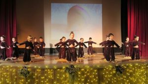 Foça Belediyesi Çocuk Evi'nin küçükleri, mezuniyet sevinci yaşadı...