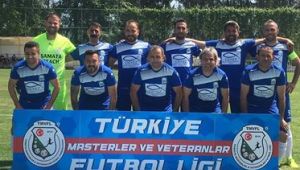 FOÇA BELEDİYESPOR MASTERLERİ, TMVFL TÜRKİYE ŞAMPİYONASINDA YARI FİNALE YÜKSELDİ