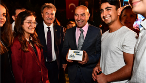  Genç girişimcilere Başkan Soyer'den tam destek