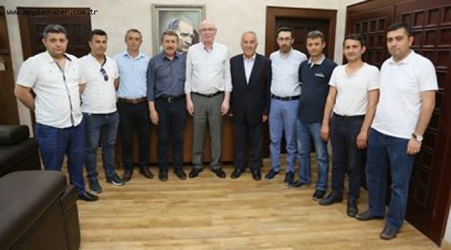 Gümüşkonaklılar'dan Başkan Kurt'a tebrik ziyareti