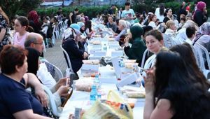 Hekimoğlu Ali Paşa Parkı'nda İftar Coşkusu