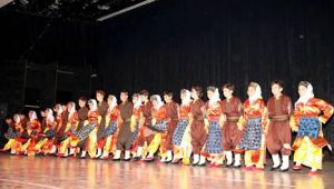 -HOY-TUR RENKLERİYLE BÜYÜLEDİ