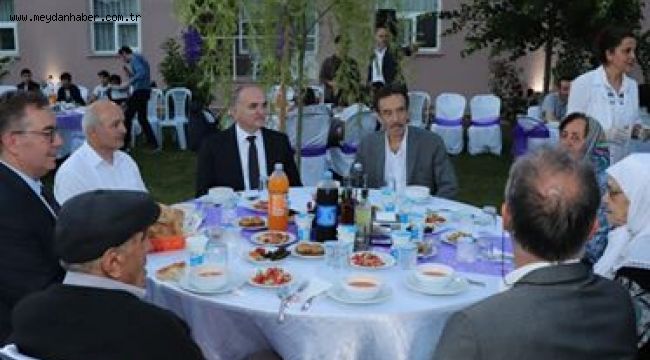 HUZUREVİ SAKİNLERİ İLE İFTARDA BULUŞTU