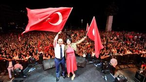 "İyi ki İzmirliyiz"