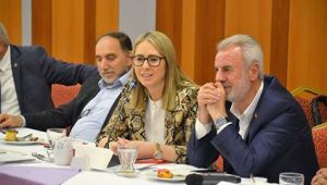 İzmirli Doğu ve Güneydoğululardan Binali Yıldırım'a açık destek