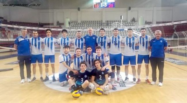 Kağıtsporlu genç voleybolcular namağlup finallerde