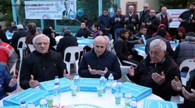 Karaağaç mahallesi sakinleri iftar sofrasının bereketini paylaştı  