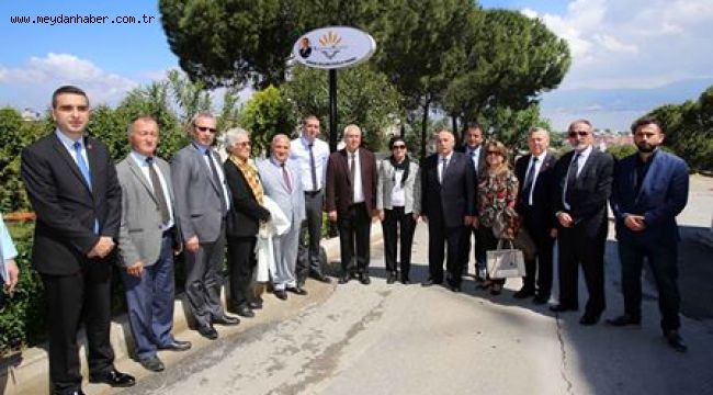 Karabağlar'da bir günde 2 park açılışı  