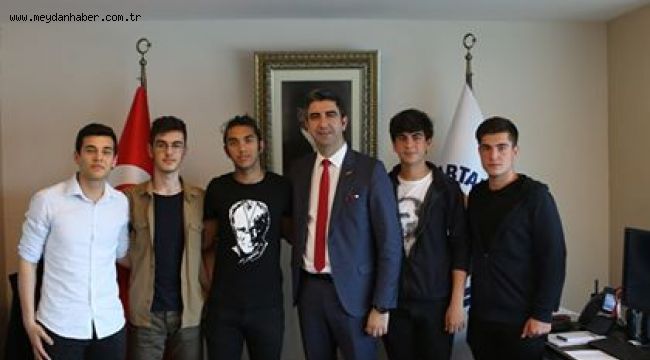 KARTALLI ÖĞRENCİLERDEN BAŞKAN GÖKHAN YÜKSEL'E ZİYARET