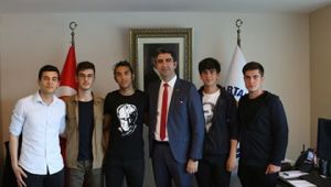 KARTALLI ÖĞRENCİLERDEN BAŞKAN GÖKHAN YÜKSEL'E ZİYARET