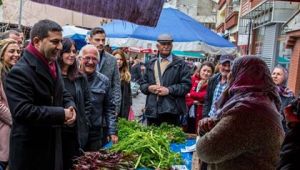 KUŞADASI'NDA PAZAR YERİ KİRALARINA %50 İNDİRİM