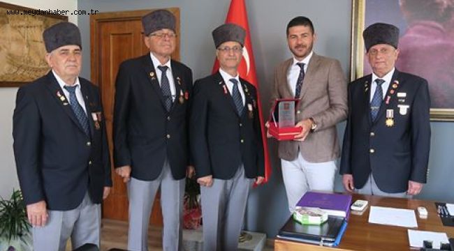 MENEMENLİ GAZİLER BAŞKAN GÜRBÜZ'Ü ZİYARET ETTİ