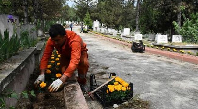 Mezarlıklar Bayram Ziyaretine Hazırlanıyor