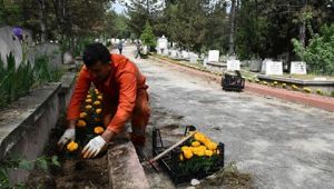 Mezarlıklar Bayram Ziyaretine Hazırlanıyor