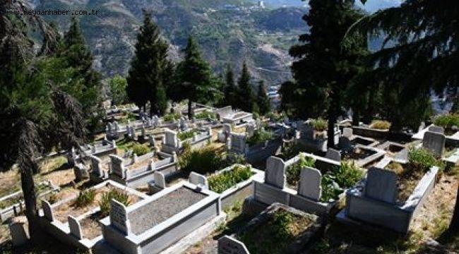 MEZARLIKLAR BAYRAMA HAZIRLANIYOR