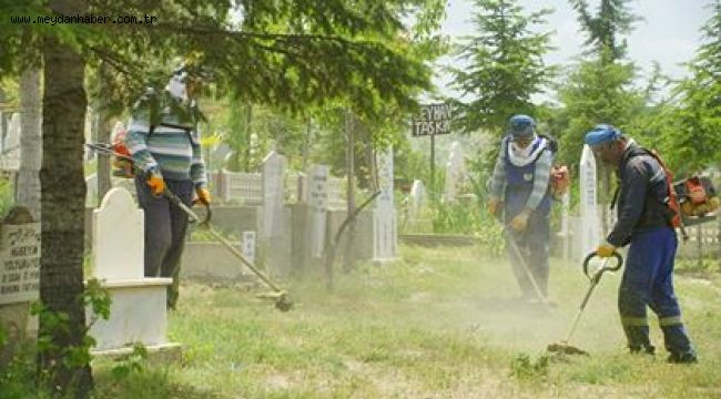 (MEZARLIKLARDA BAYRAM ÖNCESİ TEMİZLİK)