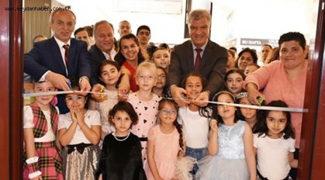 Minik ressamların sergisi çok beğenildi