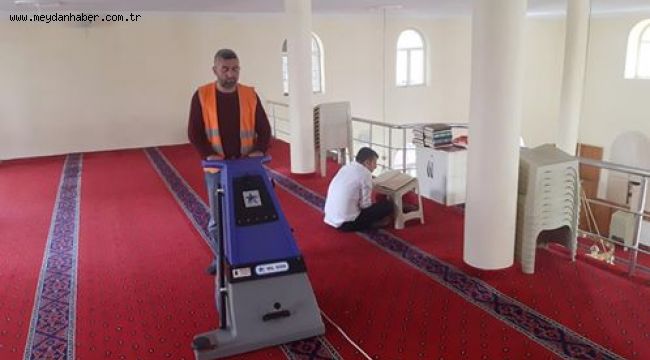 MUŞ BELEDİYESİ'NİN İBADETHANE TEMİZLİĞİ DEVAM EDİYOR