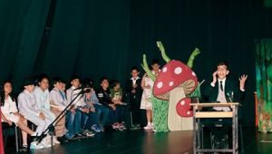 NAZIM HİKMET'TE İLK OYUN ÇOCUKLARDAN