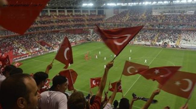 ÖĞRENCİLERİMİZDEN MİLLİ TAKIMA DESTEK