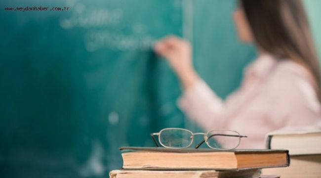 Öğretmenler ara tatillerde de "ek ders" ücreti alacak