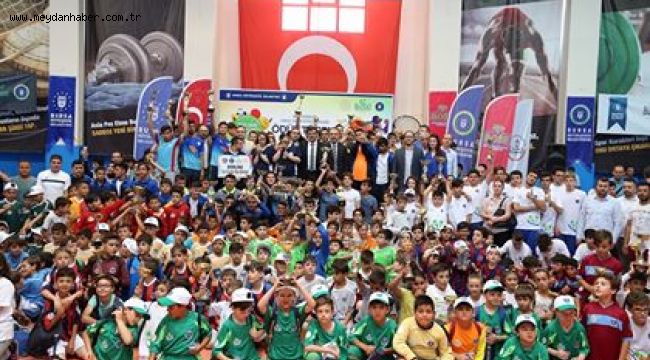 Okul sporlarına coşkulu final