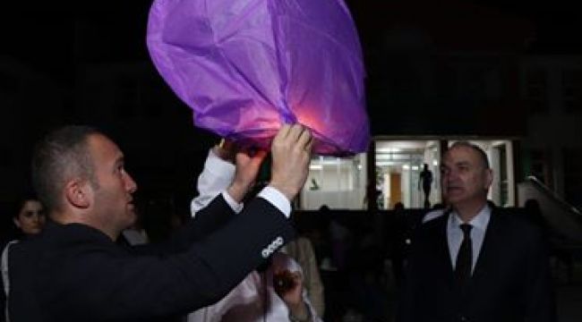 ÖZEL ÖĞRENCİLERLE DİLEK BALONU UÇURDU
