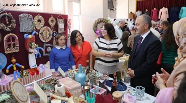 Rize Belediye Başkanı Rahmi Metin, İl Halk Eğitim Müdürlüğünce düzenlenen Mefruşat ve El Sanatları sergi açılışında, yapılan el emeği ürünler için belediye olarak satış alanları oluşturacaklarını söyledi.