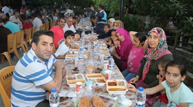 SAMANDAĞLILAR HBB'NİN İFTAR SOFRASINDA BULUŞTU