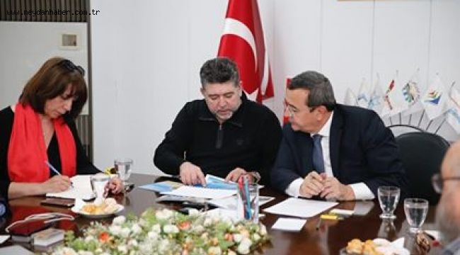 Selanik, İzmir Köprüsü kuruluyor  