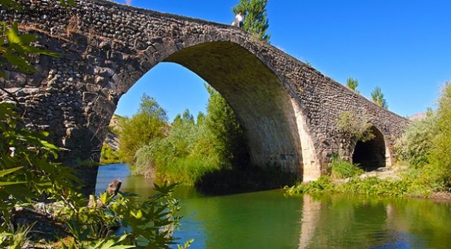 Tarihi Altınlı Köprü'nün restorasyon çalışmaları bitti