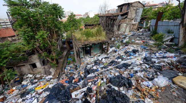 TARİHİ BÖLGEDEN 350 TON ATIK TOPLANDI