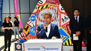 TRAFİK KAZALARINA DEV HEYKELLE DİKKAT ÇEKİLDİ