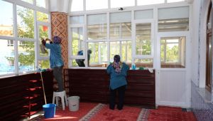 YUNUSEMRE'DEN İBADETHANELERDE RAMAZAN HAZIRLIĞI  