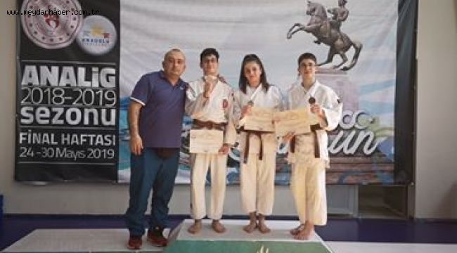 YUNUSEMRELİ JUDOCULAR SAMSUN'DA MADALYALARI TOPLADI