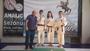 YUNUSEMRELİ JUDOCULAR SAMSUN'DA MADALYALARI TOPLADI